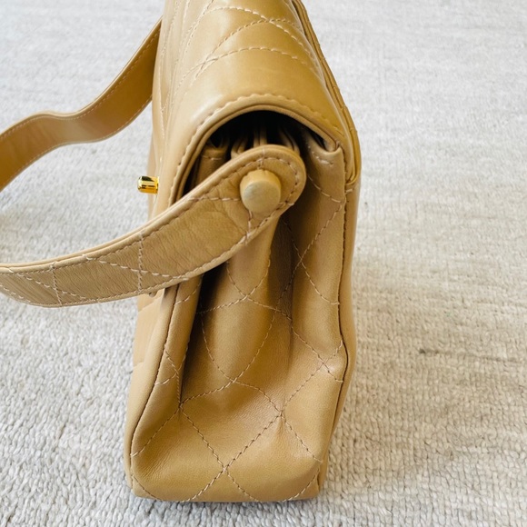 SOLD - Chanel Vintage Diana Lambskin Shoulder Bag - Picture 8 of 16